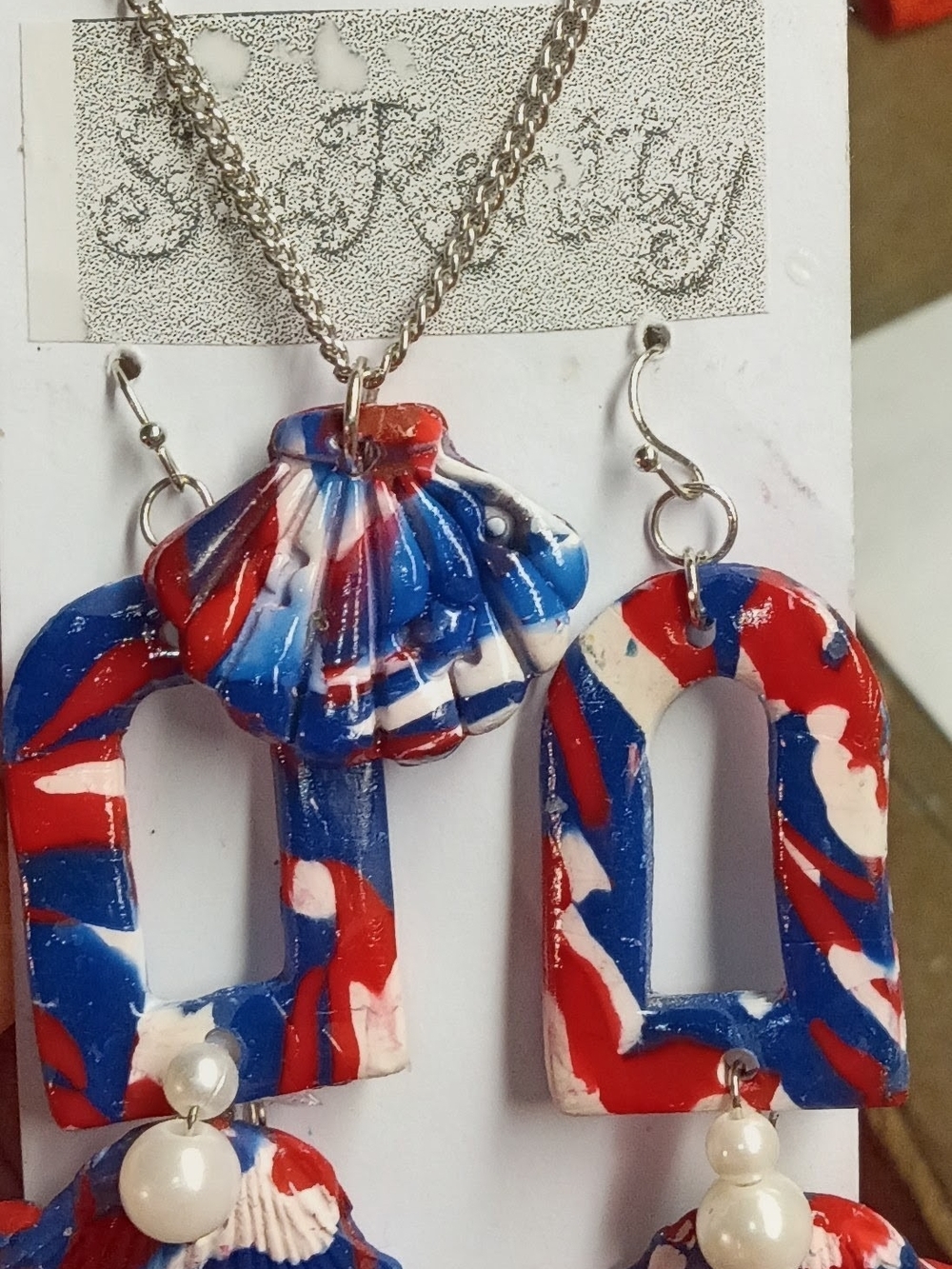 Patriotic Red, White & Blue Shell Drop Earrings and Bracelet